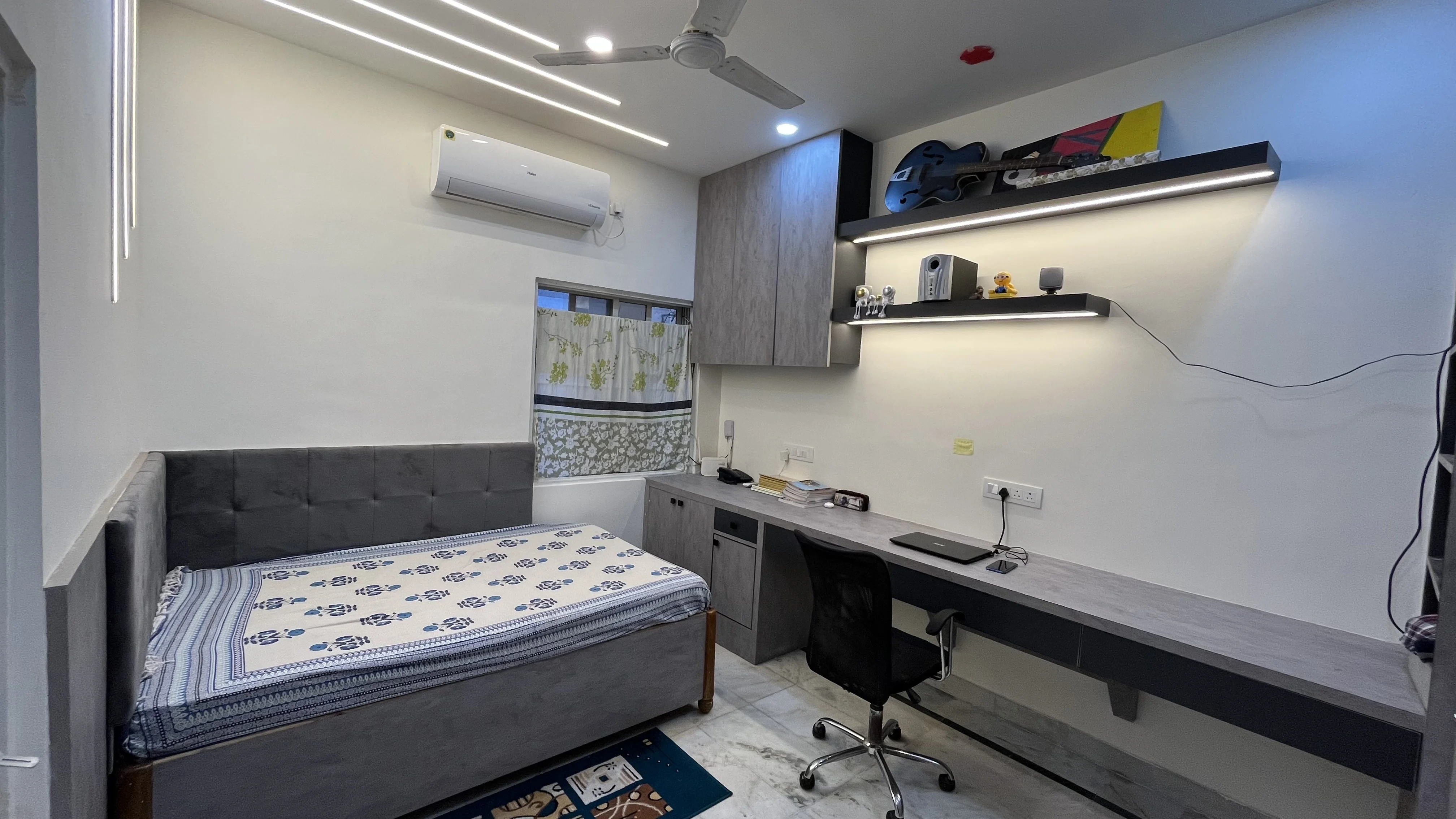 Luxury Master Bedroom Suite — Space 2
